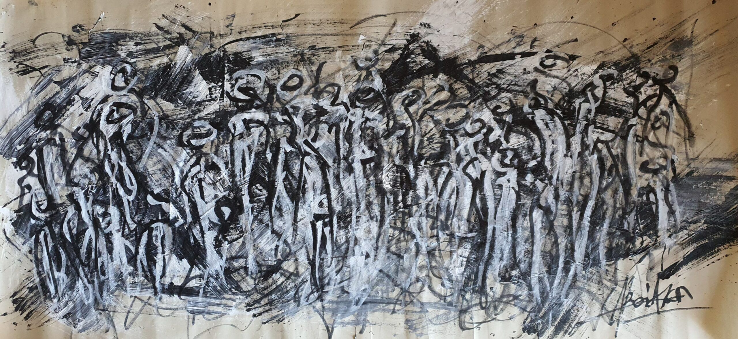 Tinte auf Xuan-Papier: eine Menge langgestreckter schwarz-weißer Figuren unter breiten schwarzen Pinselstrichen