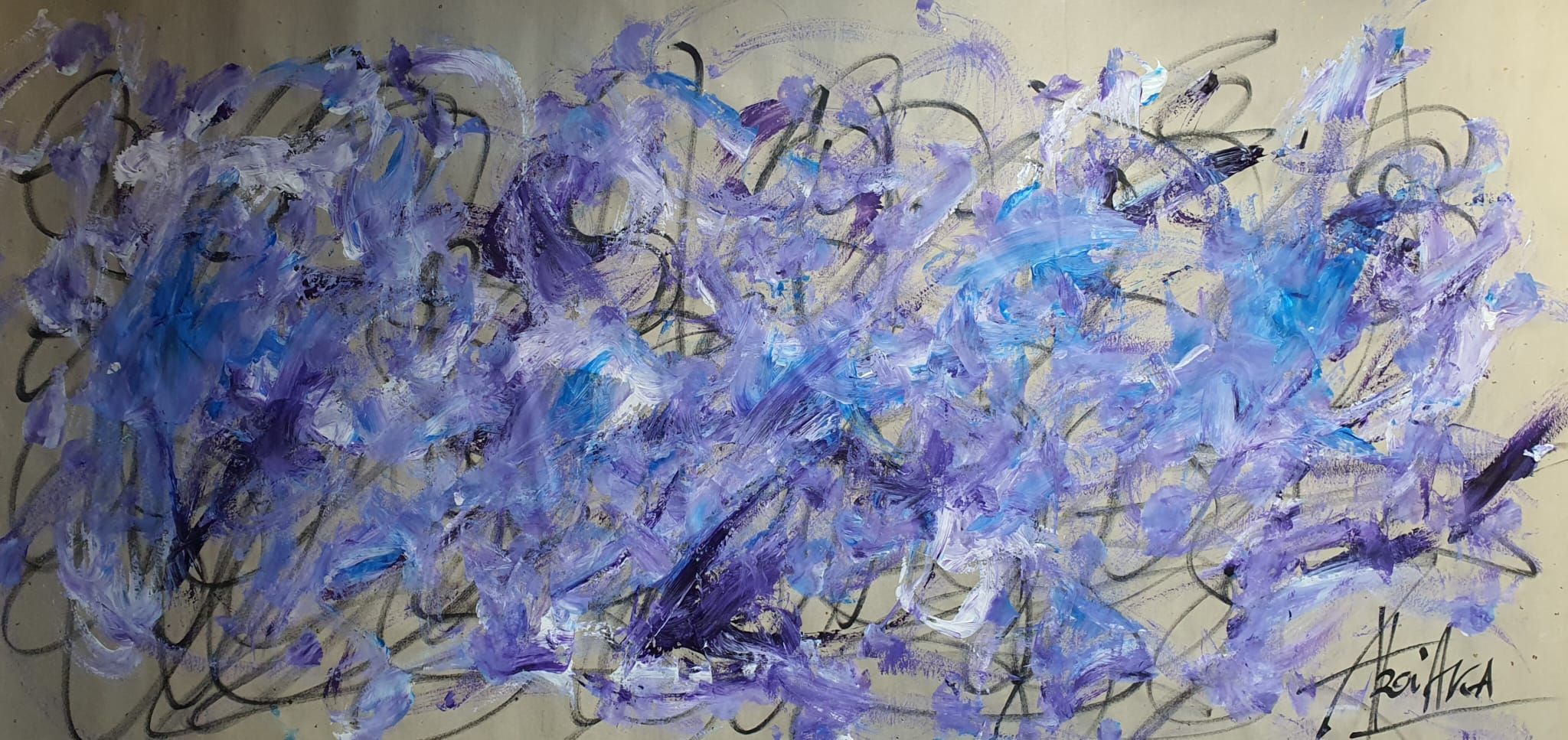 Tinte auf Xuan-Papier: dichte violette, blaue und weiße Striche über schwarzen Schleifen auf beigem Grund